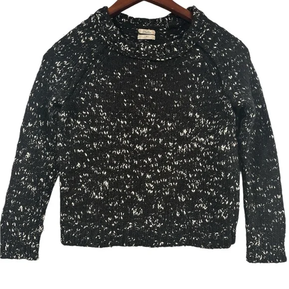 Wallace by J Crew Chic Black and White Women's wool Crew Neck Sweater - Picture 2 of 7